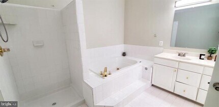 20153 Valhalla Square in Ashburn, VA - Building Photo - Building Photo