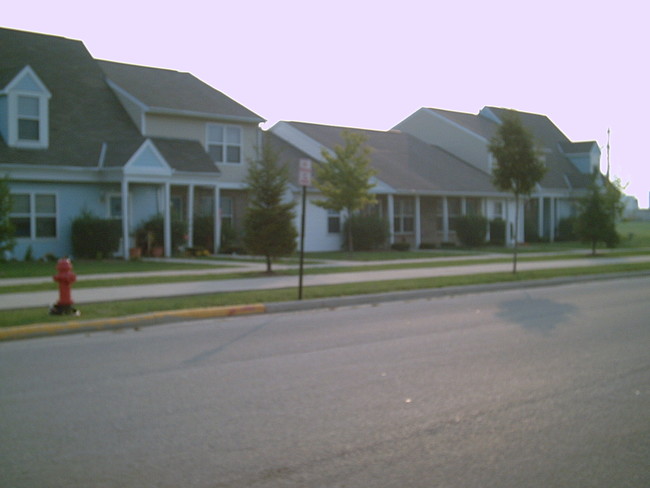 London Apartments in London, OH - Building Photo - Building Photo