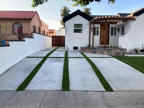 3057 Vineyard Ave in Los Angeles, CA - Building Photo - Building Photo