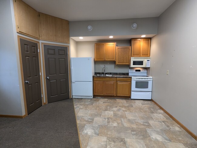1922 5th Ave NE in Austin, MN - Foto de edificio - Building Photo