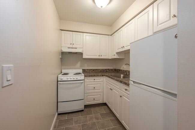 Hampton House Apartments