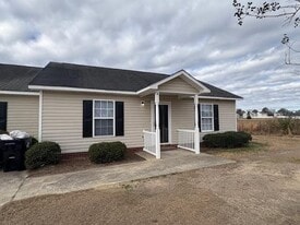 4676 Weyerhaeuser Rd in Ayden, NC - Building Photo