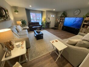 110 Aaron Pl in Lynchburg, VA - Foto de edificio - Building Photo