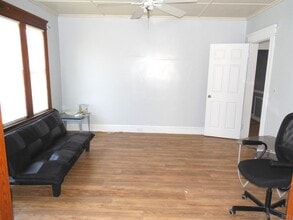 33 Vista Pl in Waterbury, CT - Building Photo - Building Photo