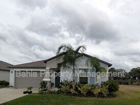 1066 Ocean Spray Dr in Ruskin, FL - Building Photo