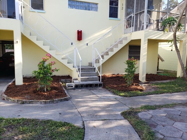 5624 Gulfport Blvd S in Gulfport, FL - Building Photo - Building Photo