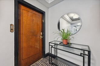Art Deco Charm in the Heart of Downtown in Millburn, NJ - Foto de edificio - Interior Photo