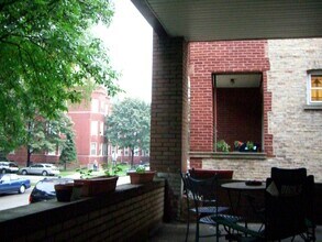 906 N Oakley Blvd, Unit #1 in Chicago, IL - Building Photo - Building Photo