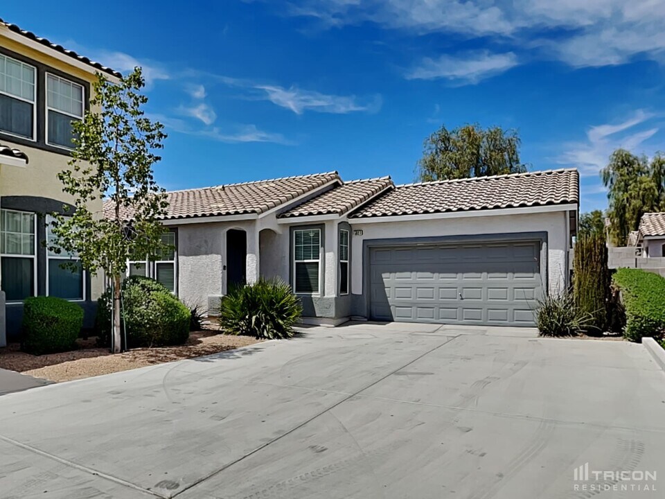 5027 Midnight Oil Dr in Las Vegas, NV - Building Photo