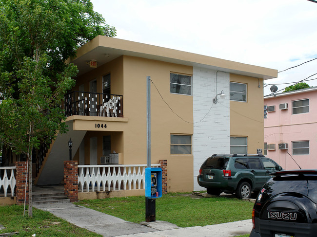 1044 NW 6th St in Miami, FL - Building Photo - Building Photo