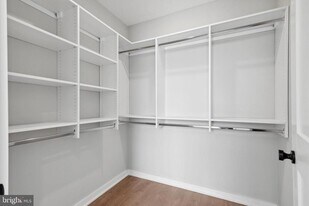 308 W Chelten Ave in Philadelphia, PA - Building Photo