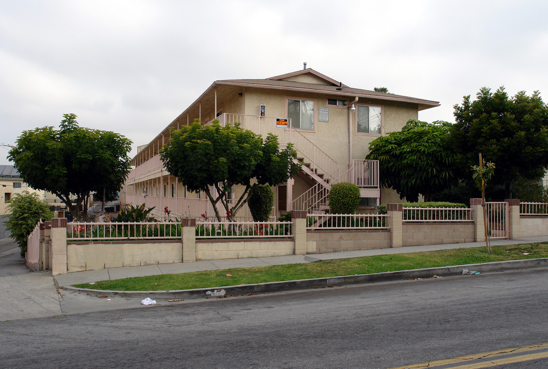 223 E Hyde Park Blvd in Inglewood, CA - Building Photo