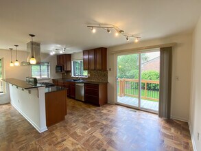 23589 Hickory Grove Ln in Novi, MI - Building Photo - Building Photo