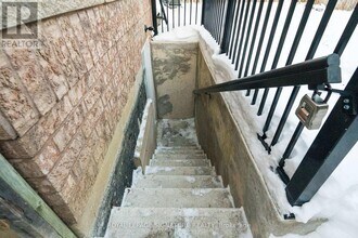 21 Sewells Ln in Brampton, ON - Building Photo - Building Photo