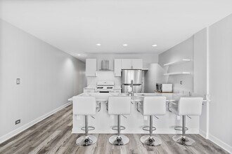 1726 N Kedzie Ave in Chicago, IL - Building Photo - Building Photo