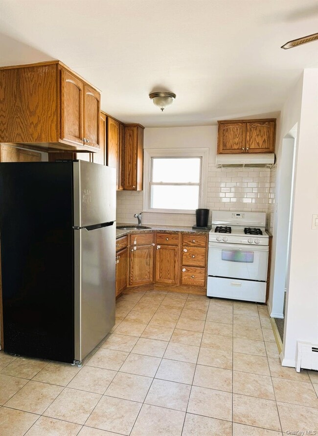 131 Roslyn Rd in Mineola, NY - Building Photo - Building Photo