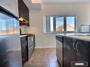 5150 Winston Churchill Blvd in Mississauga, ON - Building Photo - Building Photo