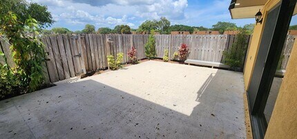913 9th Way in West Palm Beach, FL - Building Photo - Building Photo