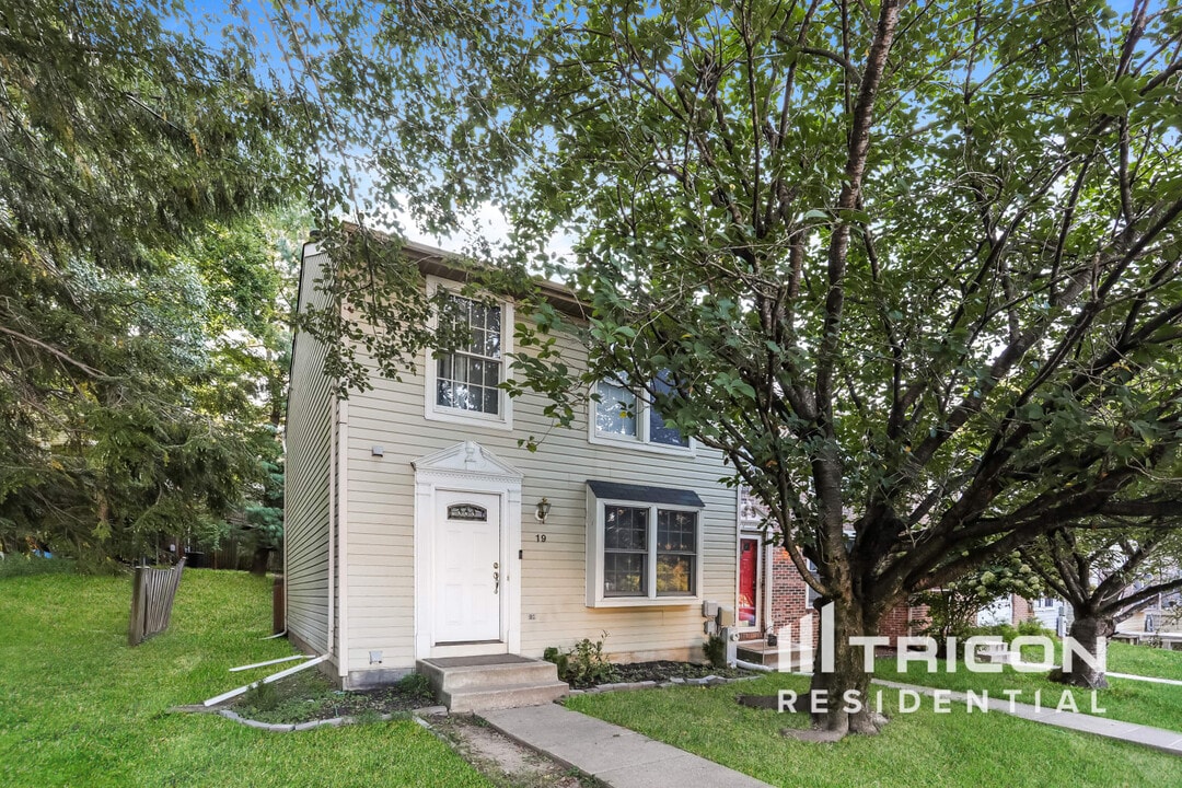 19 Hunt Cup Cir in Owings Mills, MD - Building Photo