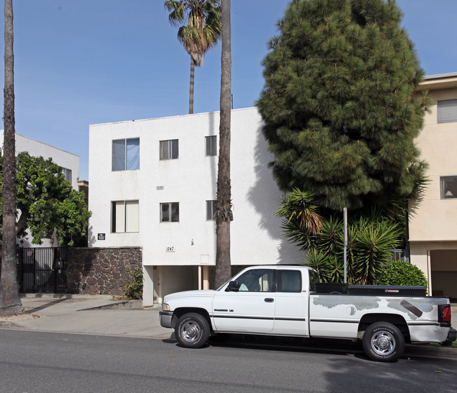 1247 12th St in Santa Monica, CA - Foto de edificio - Building Photo