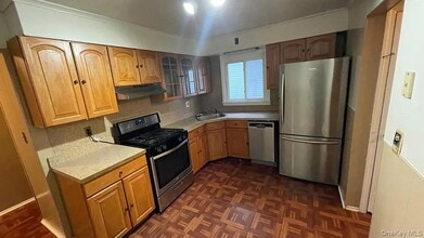 16 Garfield Ave in Valley Stream, NY - Building Photo - Building Photo