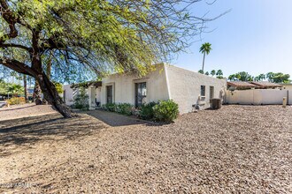 11051 N 44th Ct in Phoenix, AZ - Building Photo - Building Photo