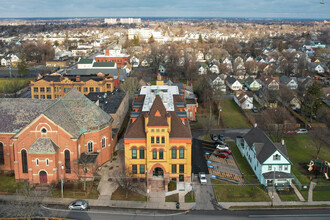 938 Clifford Ave in Rochester, NY - Foto de edificio - Building Photo