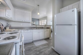 Manzanita Gate Apartments in Reno, NV - Building Photo - Building Photo