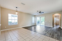 8510 Lagerfeld Dr in Land O Lakes, FL - Building Photo - Building Photo