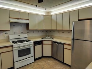 19 Mendrey Ct in Trenton, NJ - Building Photo - Building Photo