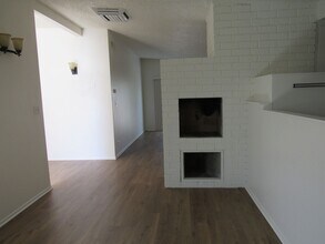 1127 Valiant St in Lancaster, CA - Building Photo - Building Photo
