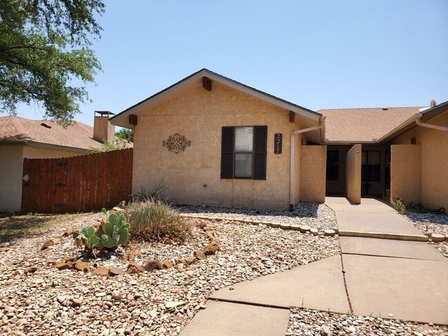 property at 2217 Valleyview Blvd