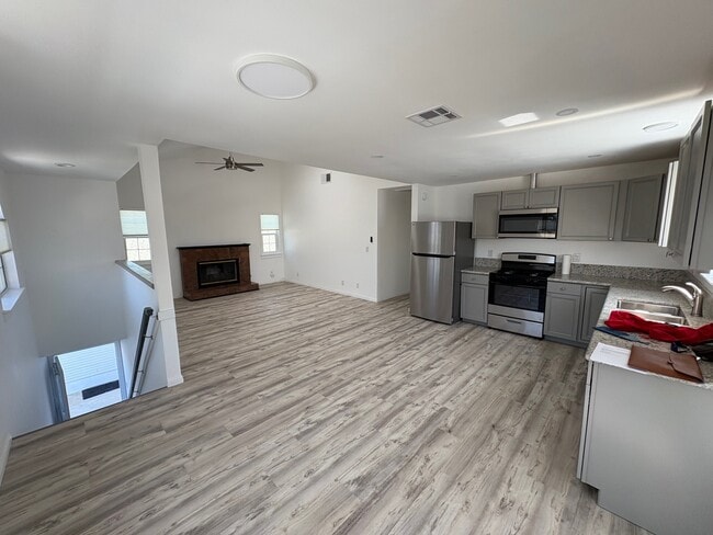 1721 Arlington Ave, Unit Arlington upstairs