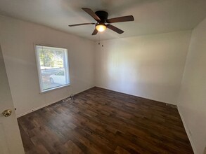 204 E Georgia Ave in Bessemer City, NC - Building Photo - Building Photo