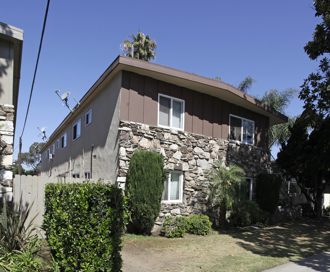 107 S Lillie Ave in Fullerton, CA - Building Photo - Building Photo