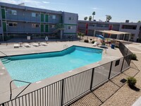 Ocotillo Apartments - Utilities Included in Phoenix, AZ - Foto de edificio - Building Photo