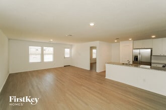 10723 Vinateros Dr in Converse, TX - Foto de edificio - Building Photo