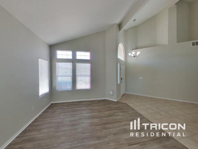 7224 Rustic Meadow St in Las Vegas, NV - Foto de edificio - Building Photo
