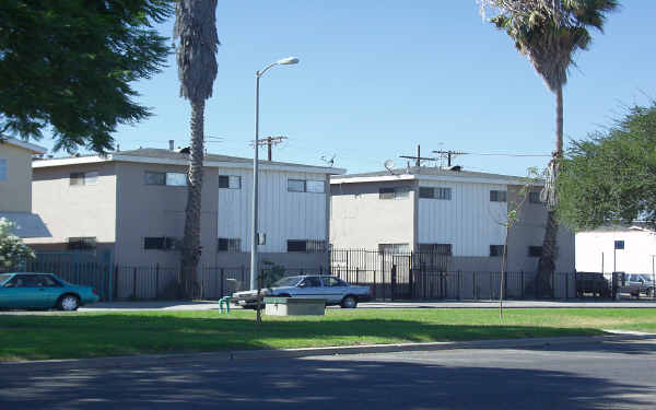 10805 S Broadway in Los Angeles, CA - Foto de edificio