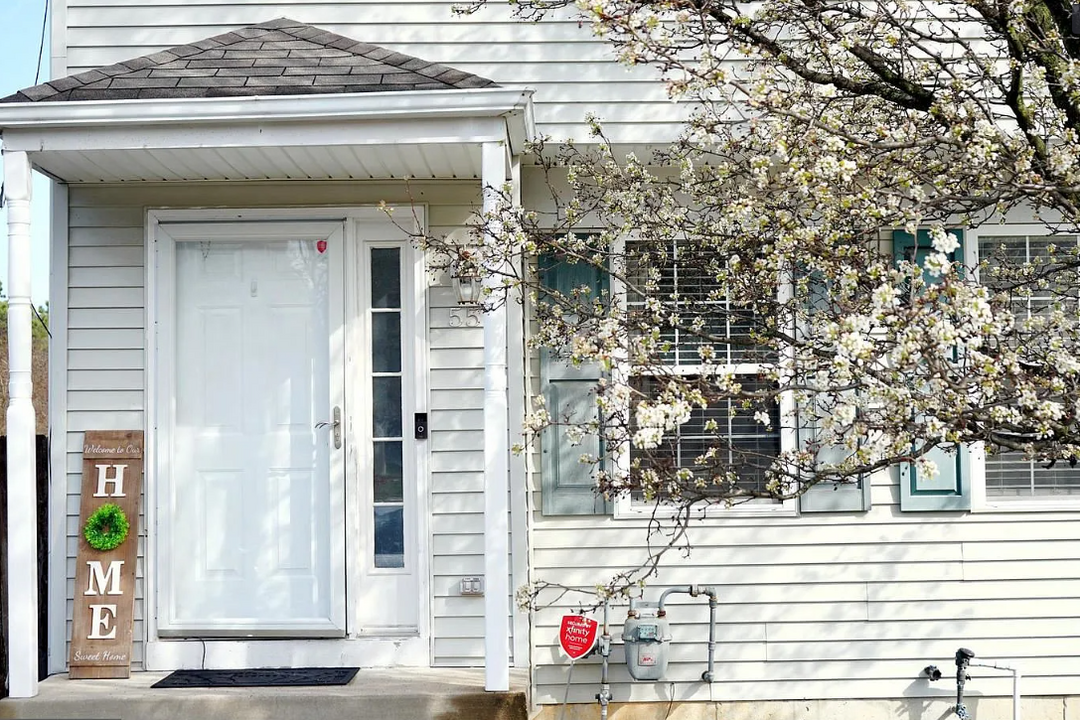 55 Millstream Rd in Laurel Springs, NJ - Building Photo