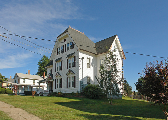 60 High St in Bristol, CT - Foto de edificio - Building Photo