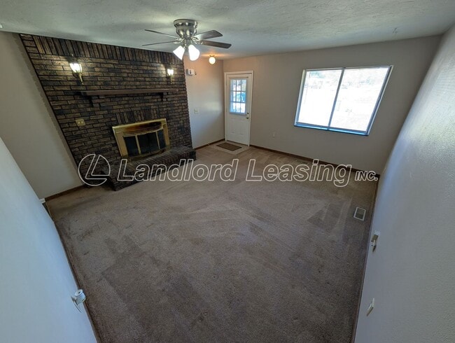 2904 Eastlawn St in Lorain, OH - Building Photo - Building Photo