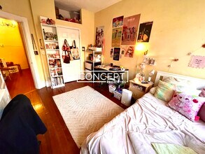 71 S Huntington Ave, Unit 2 in Boston, MA - Foto de edificio - Building Photo