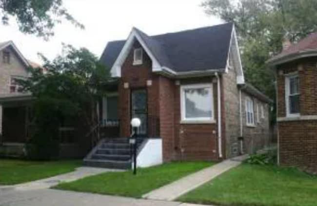 10015 S Princeton Ave