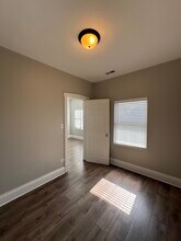 5410 W Wrightwood Ave, Unit Wrightwood unit #2 in Chicago, IL - Building Photo - Building Photo