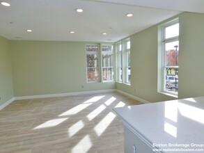 11 Roxbury St, Unit 5 in Boston, MA - Building Photo - Building Photo