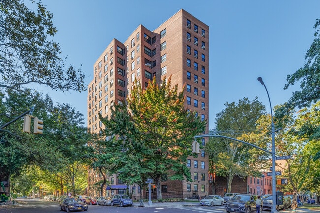 Clinton Hill Cooperative South Campus in Brooklyn, NY - Building Photo - Building Photo