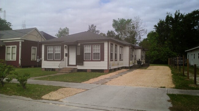 420 Moss St, Unit Apt A