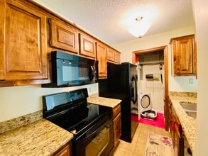 12030 W 58th Terrace in Shawnee, KS - Building Photo - Building Photo