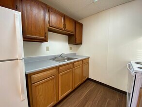 3861 Brown Ave in Manchester, NH - Building Photo - Building Photo